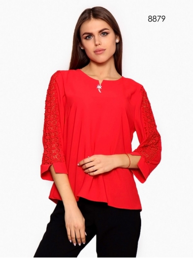 Красная блуза с кружевом батал 