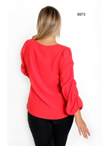 Женская блуза красного цвета 
