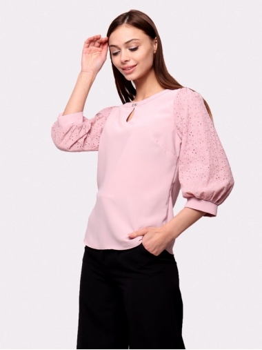 Блуза пудрового цвета с рукавами три четверти батал 