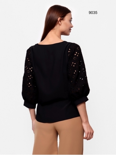 Блуза черного цвета с рукавами три четверти батал  
