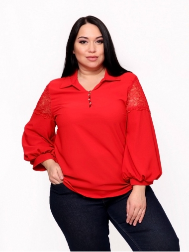 Блуза с объемными рукавами красная батал 