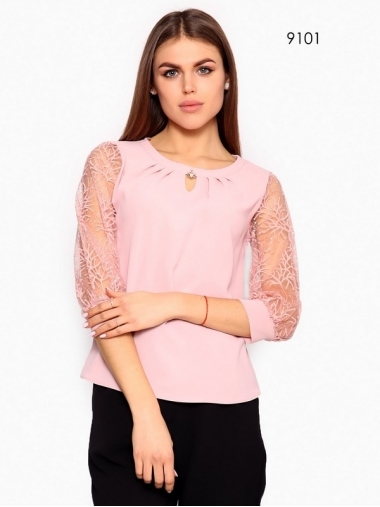 Блуза пудрового цвета рукава три четверти