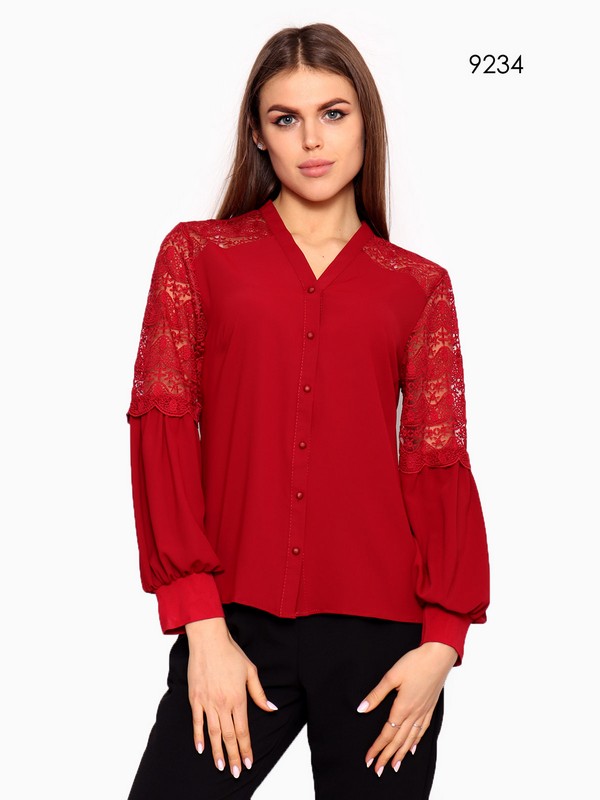 Блуза бордового цвета с кружевными вставками