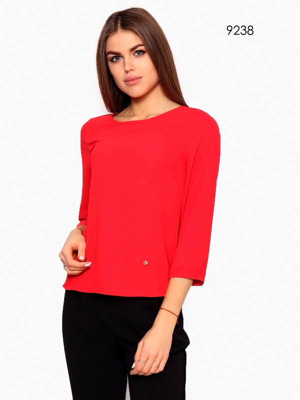 Стильная блуза красного цвета  