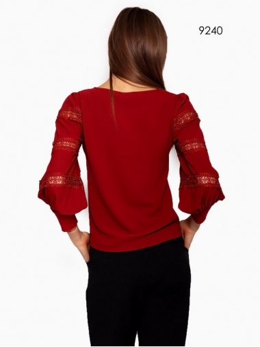 Бордовая блуза с объемными рукавами
