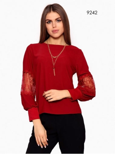 Стильная блуза бордового цвета 