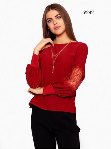 Стильная блуза бордового цвета 