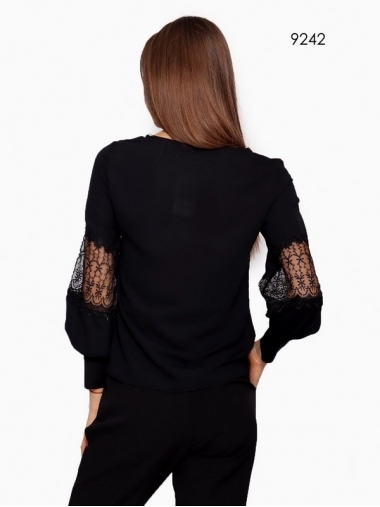 Стильная блуза черного цвета 
