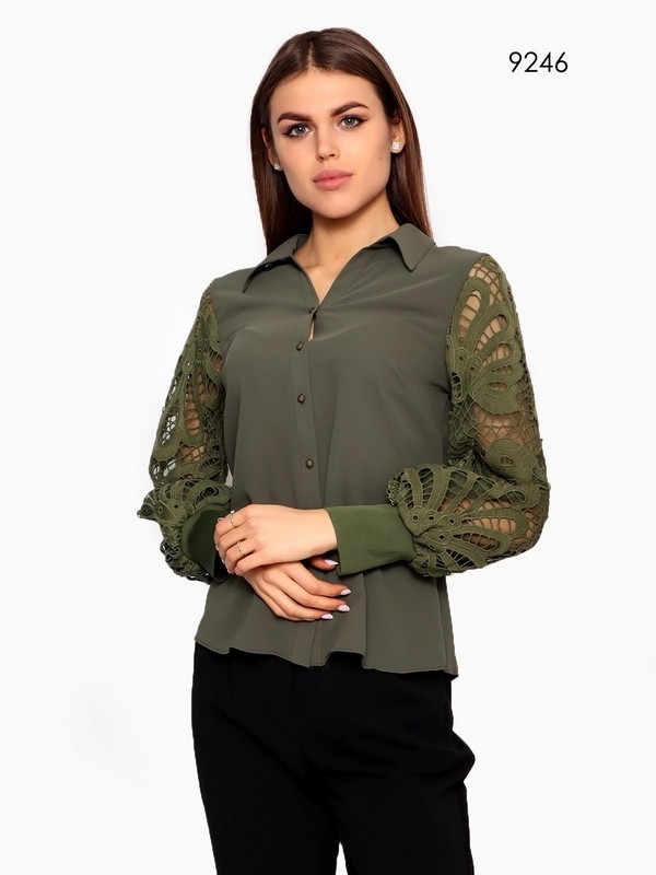 Блуза цвета хаки с кружевными рукавами