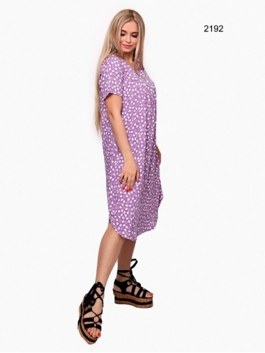 Фиолетовое платье в принт 