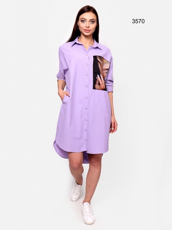 Платье-рубашка фиолетового цвета с декором 