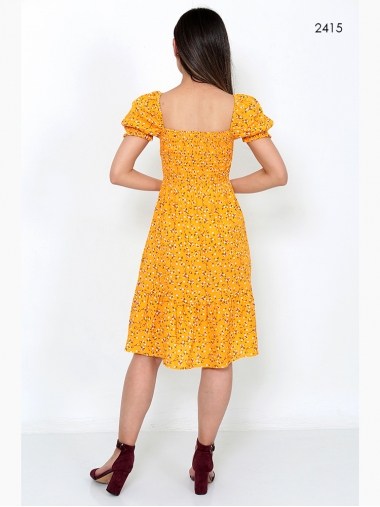 Желтое платье в цветочный принт