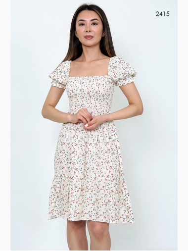 Белое платье в цветочный принт