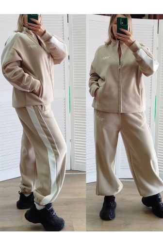 Жіночий спортивний костюм беж